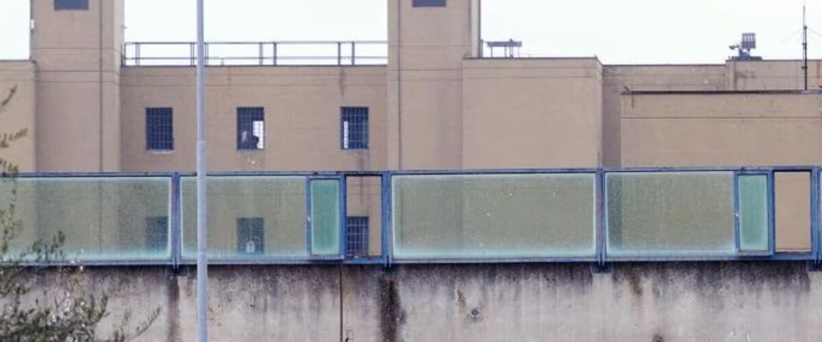 La FP CGIL polizia penitenziaria: Ennesimo suicidio nella Casa Circondariale di Prato, istituto dimenticato dalle istituzioni. Situazione insostenibile per il personale e i detenuti.