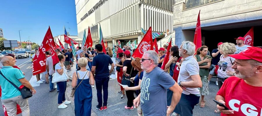 Prato, Confindustria disdetta accordi territoriali: sciopero e presidio di protesta Fim-Fiom-Uilm