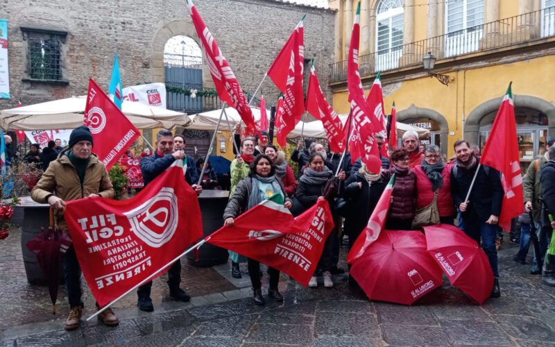 Sciopero generale. Presidio in piazza Buonamici, Pierattini (Cgil) e Zanieri (Uil): “E’ una legge di bilancio che colpisce i lavoratori e i più poveri”.